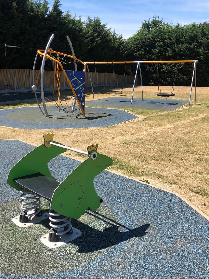Good Ship Lollipop Lodge - Birchington-On-Sea - 6 Mins Drive To Minnis Bay Beach Birchington-on-Sea Exterior foto